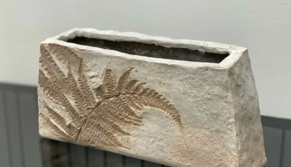 VASE FEUILLE FOSSILE 25,5*7*12,4