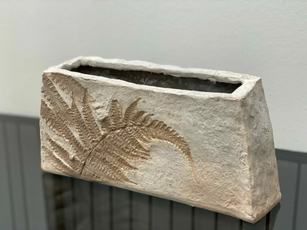 VASE FEUILLE FOSSILE 25,5*7*12,4