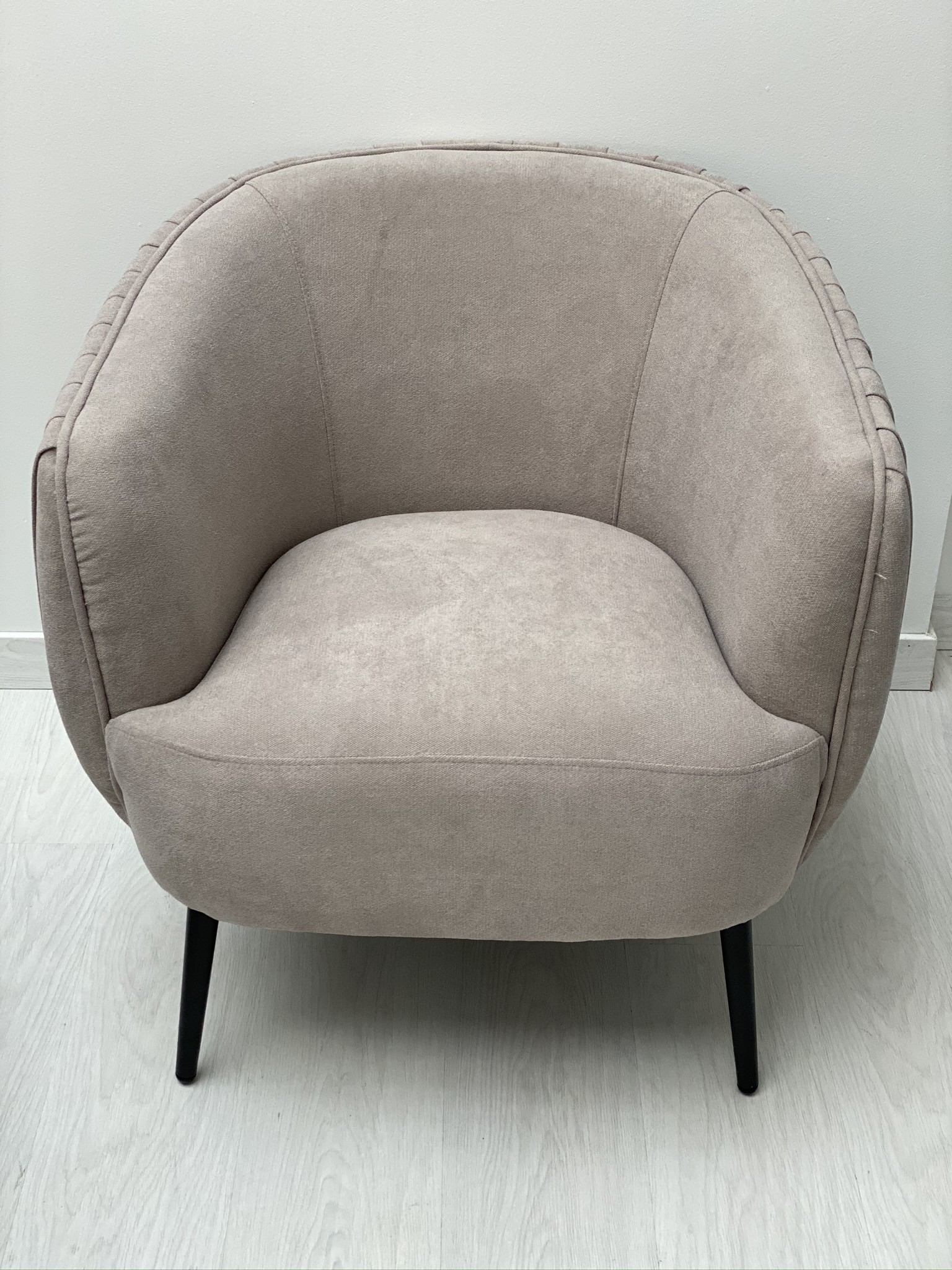 FAUTEUIL EFFET PLISSE EN TISSU - TAUPE L77*P80*H74