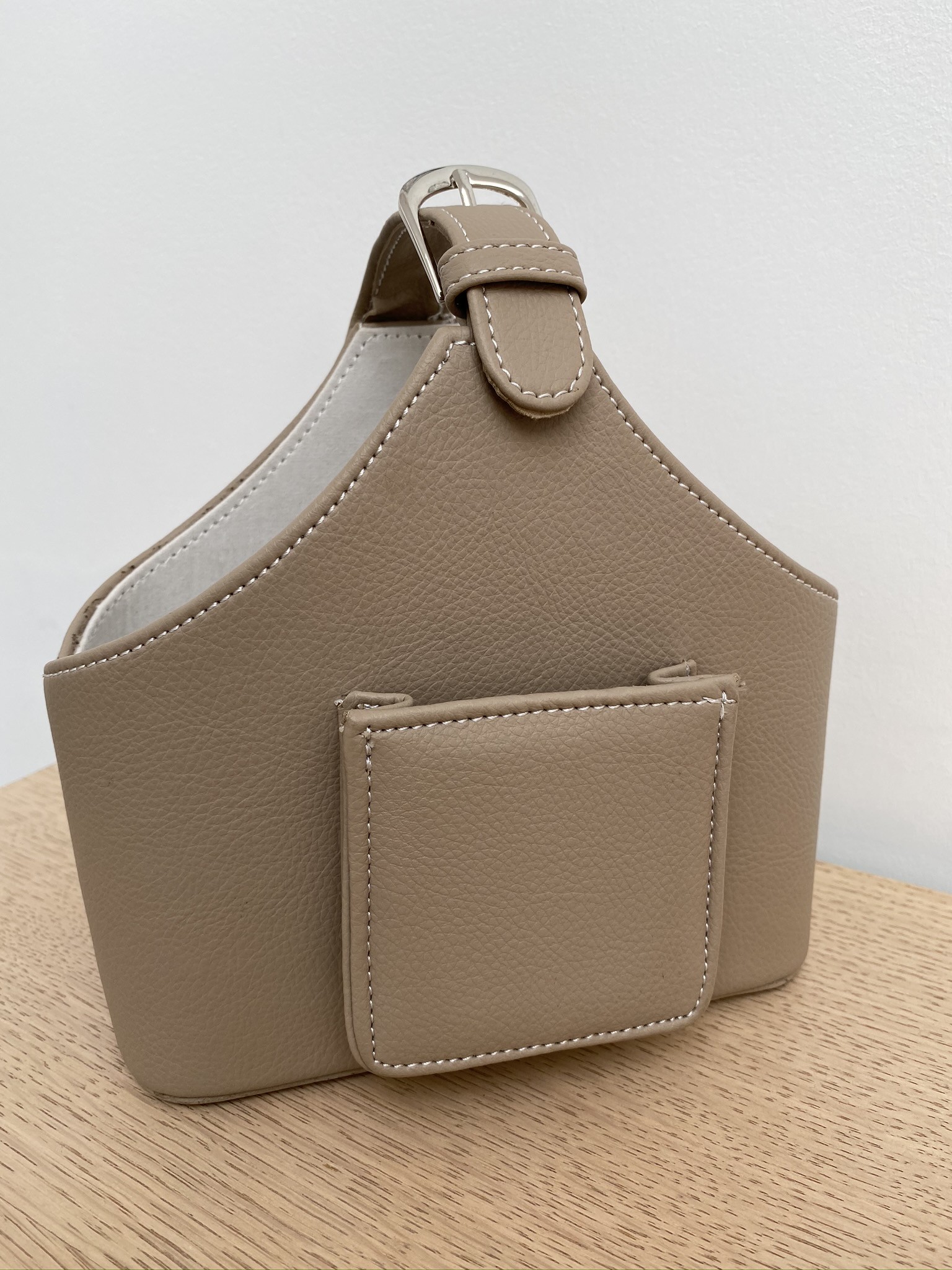 PORTE-TÉLÉCOMMANDES PANNIER - CUIR GRAINE- TAUPE