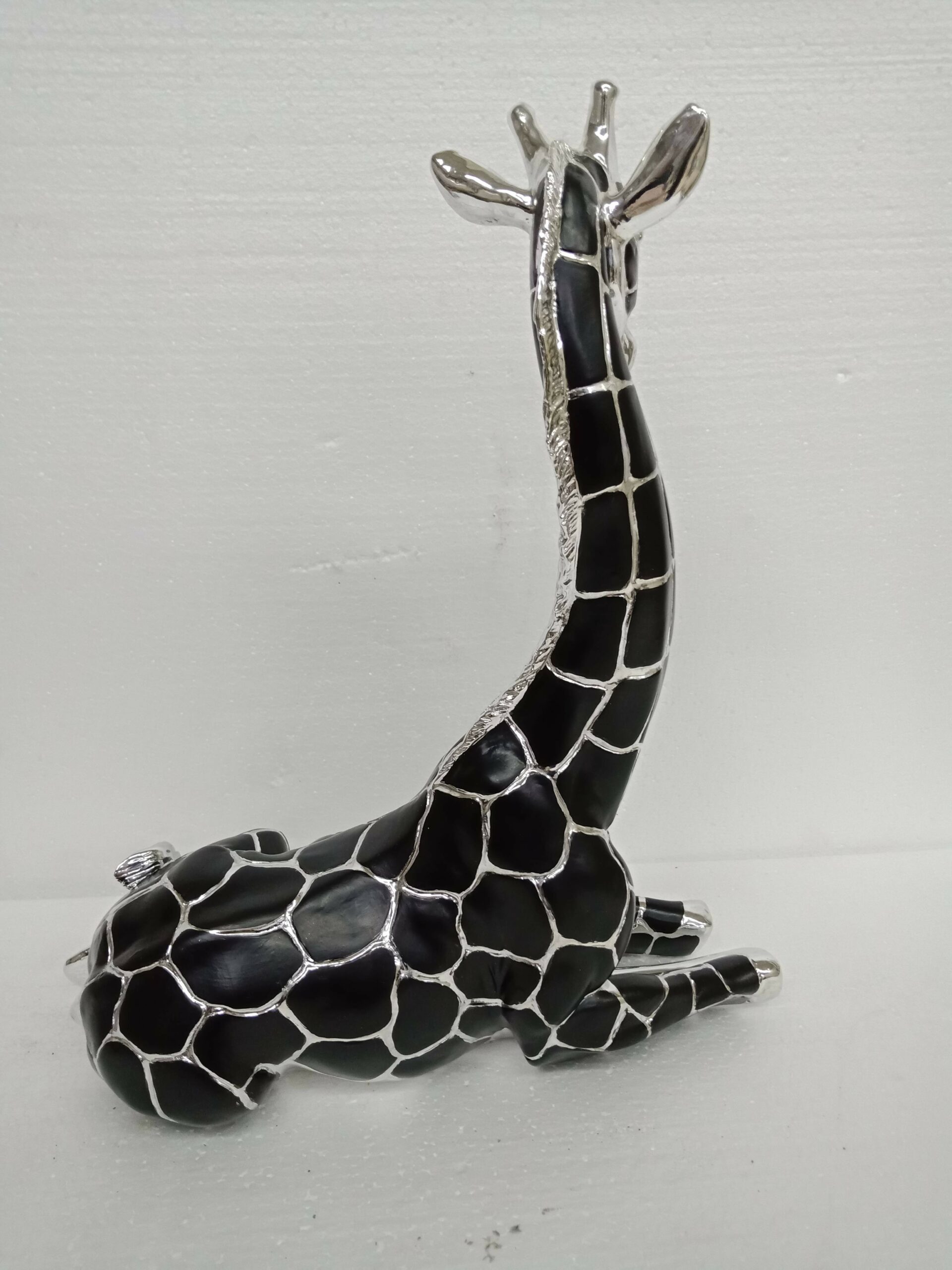 GIRAFE COUCHE-NOIR ARGENT 34*20*39